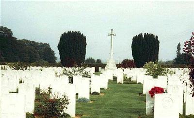 Mailly Wood (CWGC) Cemetery on Sysoon