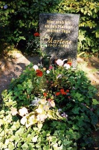 Marlene Dietrich on Sysoon
