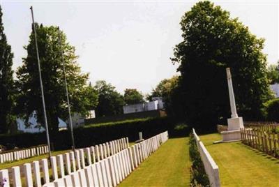 Maubeuge-Centre Cemetery on Sysoon