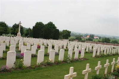 Meteren Military Cemetery on Sysoon