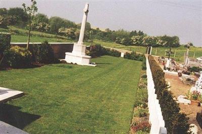 La Vallee-Mulatre Communal Cemetery Extension on Sysoon