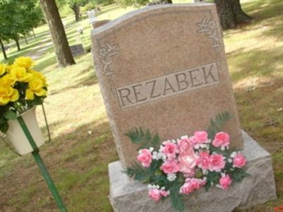 Nettie Rezabek on Sysoon