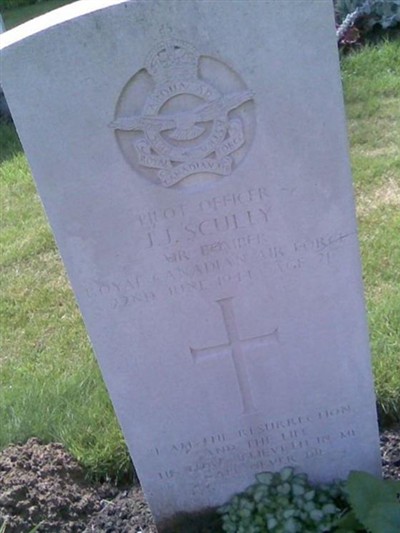 Pilot Officer (Air Bomber) John Joseph Scully on Sysoon