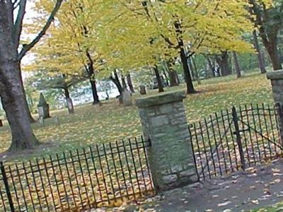 Old Fort Niagara Cemetery on Sysoon