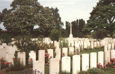 Peronne Communal Cemetery Extension on Sysoon