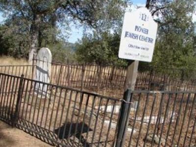 Pioneer Jewish Cemetery on Sysoon