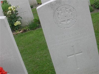 Private Robert Hinson Clark on Sysoon