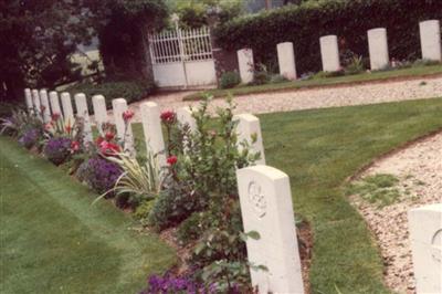 Putot-En-Auge Churchyard on Sysoon