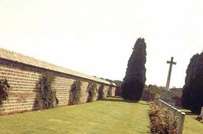 Le Quesnel Communal Cemetery Extension on Sysoon