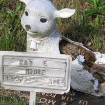 Ray E Moore, Find a grave on Sysoon Ray E Moore on Sysoon