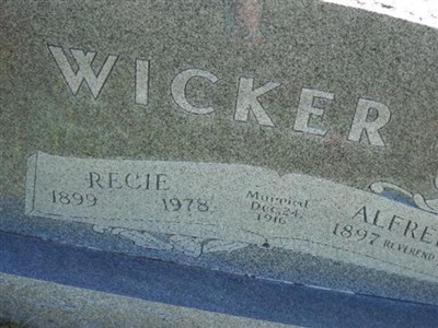 Recie Wicker on Sysoon