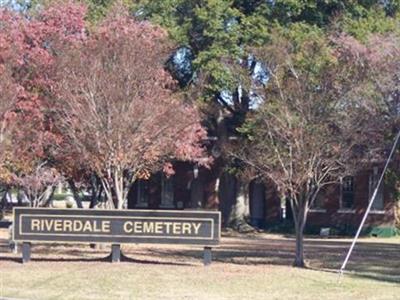 Riverdale Cemetery on Sysoon