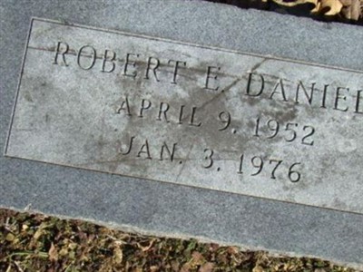 Robert E. Daniels on Sysoon