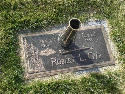 Robert L Cyr on Sysoon