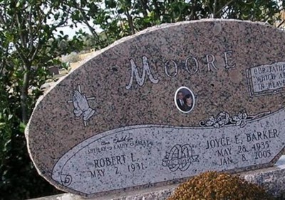 Robert L. Moore on Sysoon