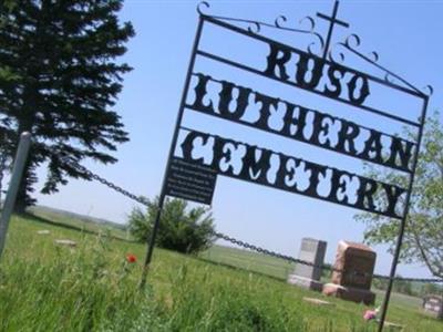 Ruso Cemetery on Sysoon