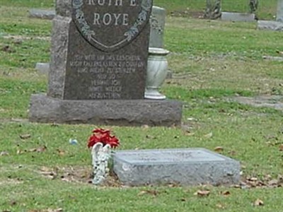 Ruth E Roye on Sysoon