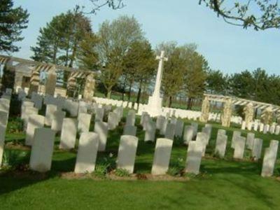 Ryes War Cemetery, Bazenville on Sysoon