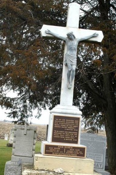 Saints Peter and Paul Cemetery on Sysoon