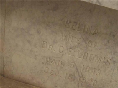 Selina Loomis on Sysoon