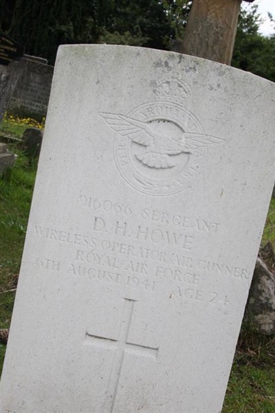 Sergeant ( W.Op./Air Gnr. ) David Howe on Sysoon