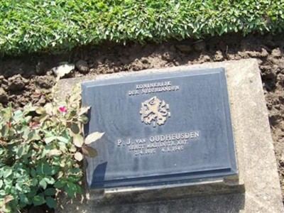 Sergt. Maj. Instr. Art. Pieter Johannes Oudheusden van on Sysoon