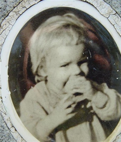Silvia Carol Spence on Sysoon