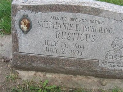 Stephanie E Schuiling Rusticus on Sysoon