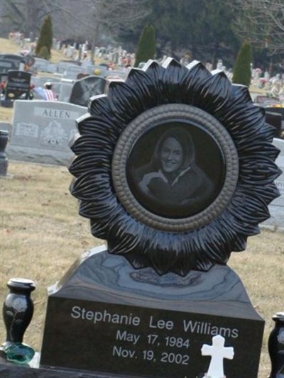 Stephanie Lee Williams on Sysoon
