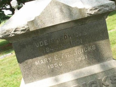 Uda Fredricks on Sysoon