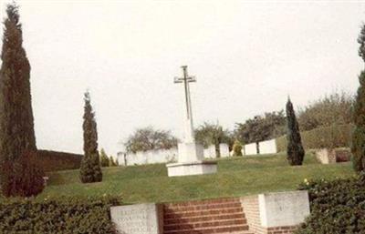 VILLERS-POL COMMUNAL CEMETERY EXTENSION on Sysoon