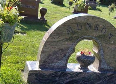 Vivian Louise Munson on Sysoon