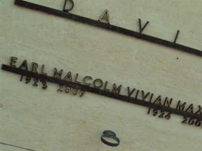Vivian Maxine Davis on Sysoon