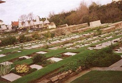 Wimereux Communal Cemetery on Sysoon