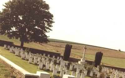 Zouave Valley Cemetery, Souchez on Sysoon