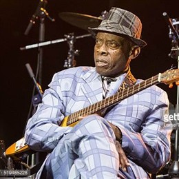 Papi Oviedo, Sysoon images Papi Oviedo